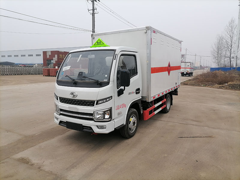 躍進柴油危險品廂式車